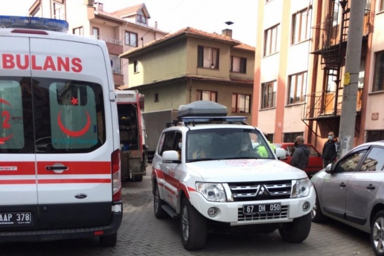 &Ccedil;&ouml;p kamyonu yayaya &ccedil;arptı: 1 yaralı