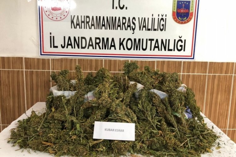 Kahramanmaraş'ta uyuşturucu operasyonunda 3 g&ouml;zaltı