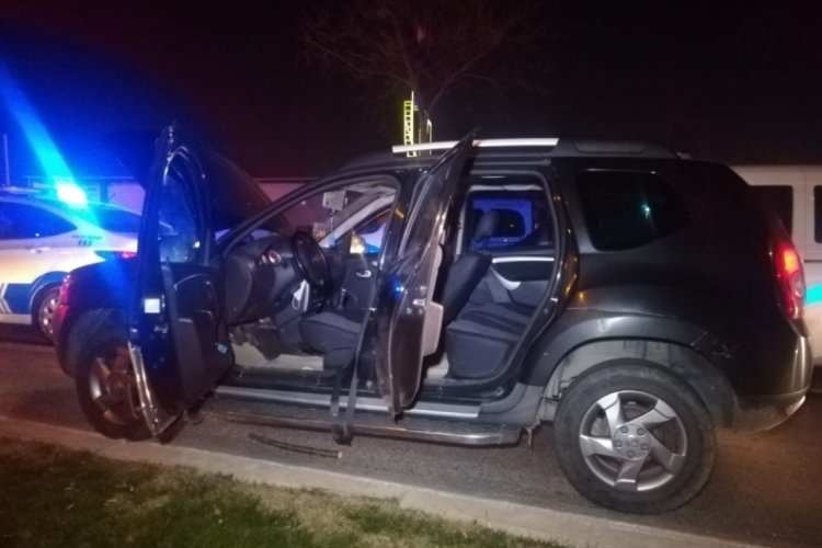 Ehliyetsiz s&uuml;r&uuml;c&uuml; 30 kilometrelik kovalamaca sonucu yakalandı
