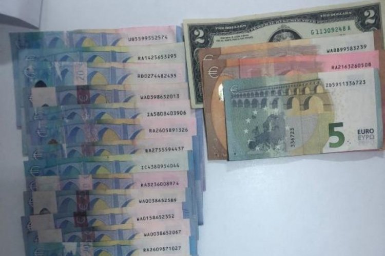 Sahte parayla alışveriş yapmak isterken yakalandılar