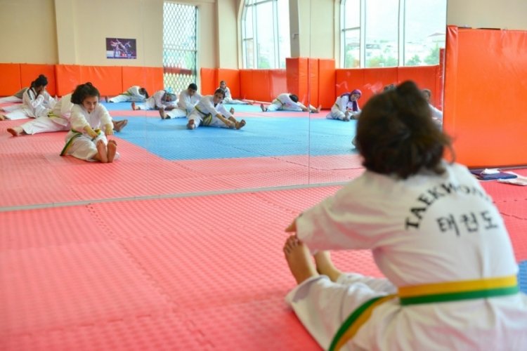 Bursa Yıldırım'da kış spor okulları a&ccedil;ıldı