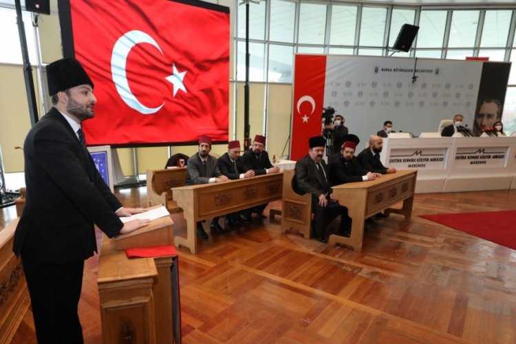 Bursa B&uuml;y&uuml;kşehir Belediye Meclisi'nde İstiklal Marşı'nın kabul&uuml; canlandırıldı
