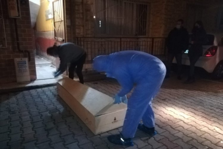 Trans bireyin cansız bedeni battaniyeye sarılı halde &ccedil;ekyat i&ccedil;erisinde bulundu