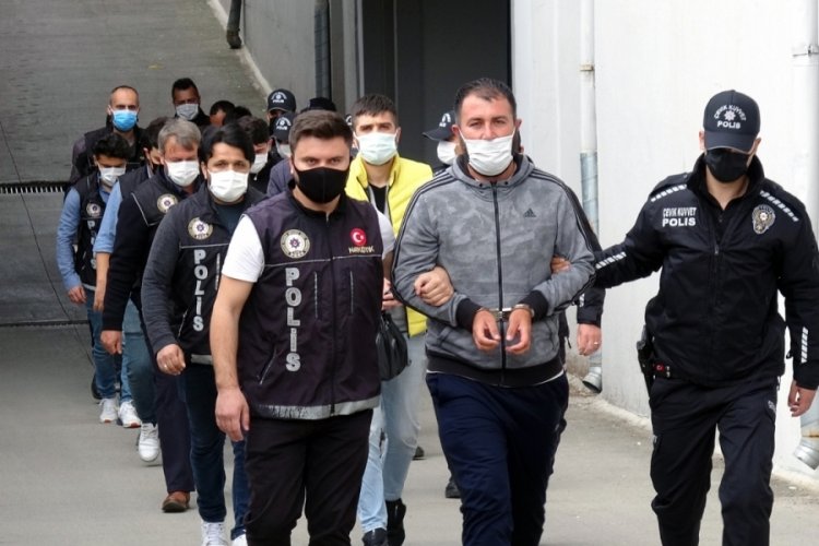 G&uuml;venlik g&ouml;revlisi olarak &ccedil;alıştığı hastanenin acil servisi &ouml;n&uuml;nde uyuşturucu satmış