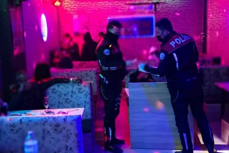 Riskli illerden Konya'da eğlence merkezine baskın