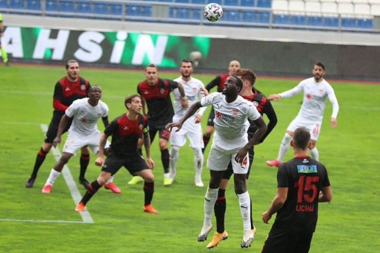 Sivasspor'un konuğu Fatih Karag&uuml;mr&uuml;k