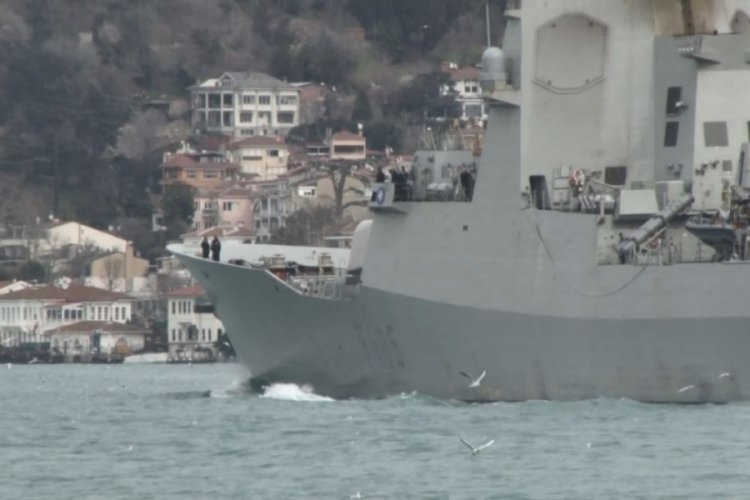 İspanya savaş gemisi İstanbul Boğazı'ndan ge&ccedil;ti