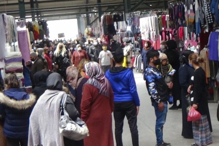Bursa'da habersiz &ccedil;alınan İstiklal Marşı'nı duyan olduğu yerde kaldı