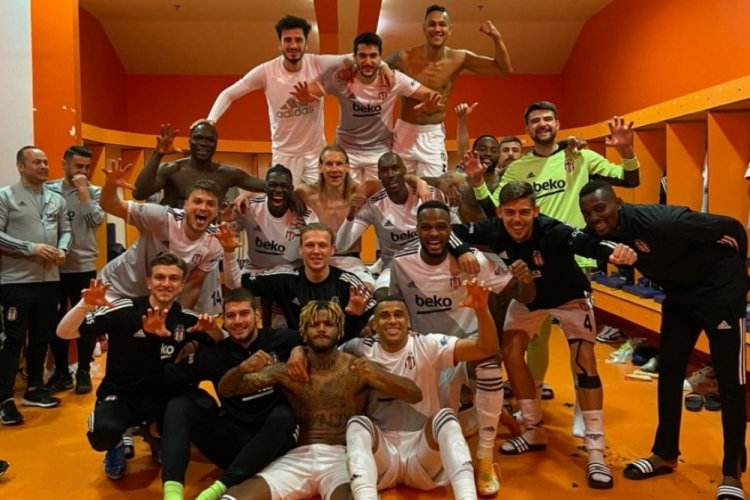 Beşiktaş'tan galibiyet pozu