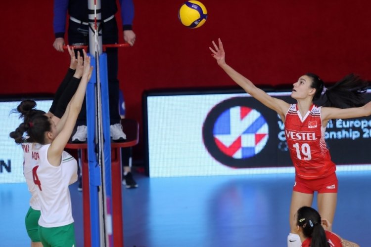 U16 Kız Milli Voleybol Takımı, Bulgaristan'a yenildi