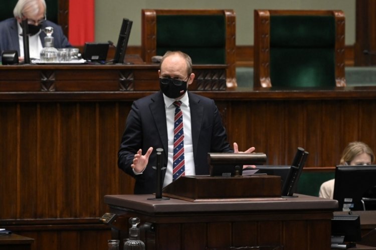 Belarus'la Polonya arasındaki diplomatik kriz b&uuml;y&uuml;yor