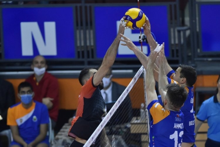 İneg&ouml;l Belediyespor, voleybolda galibiyeti kaptı