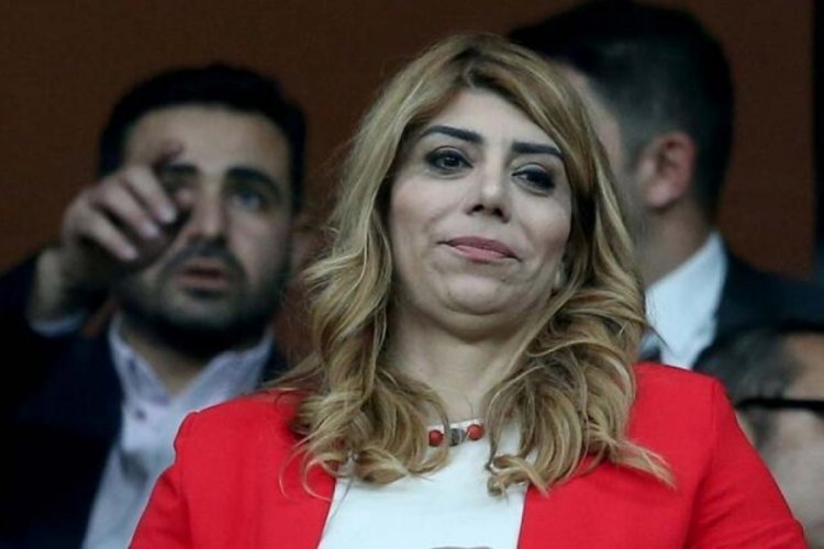 Berna G&ouml;zbaşı, hakeme tepki g&ouml;sterdi