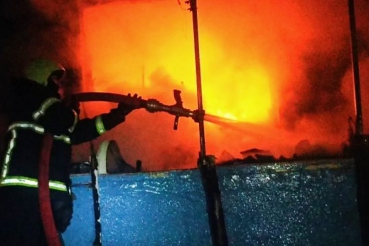 Alev alev yanan ev kullanılmaz hale geldi