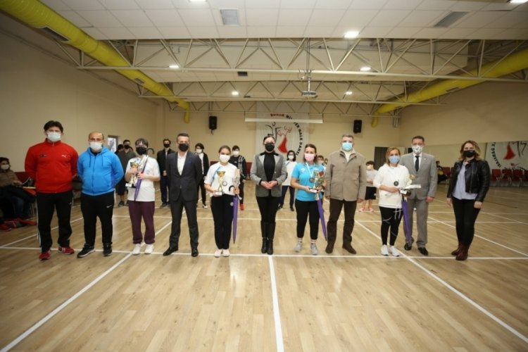 Bursa Nil&uuml;fer'de anneler ve &ccedil;ocukları Squash Turnuvası'nda buluştu