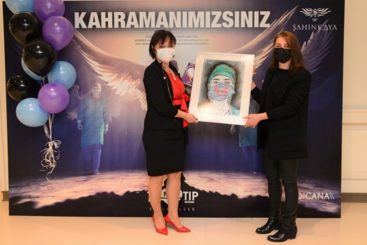Şahinkaya, tıp kahramanlarının yanında