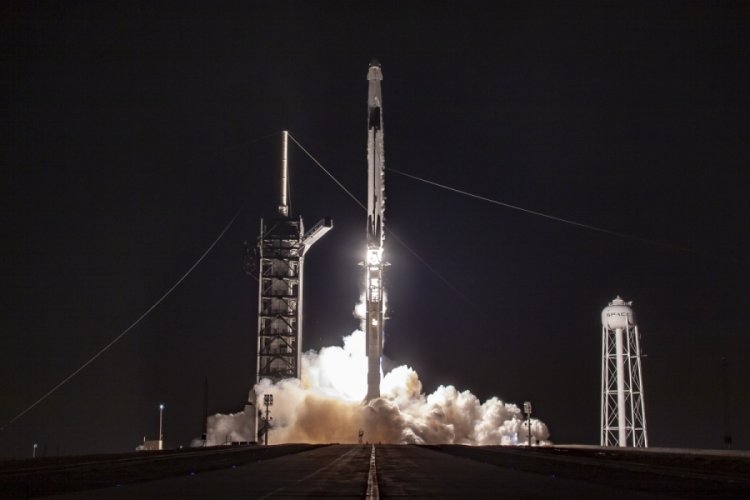 SpaceX, 60 Starlink uydusunu daha y&ouml;r&uuml;ngeye g&ouml;nderdi