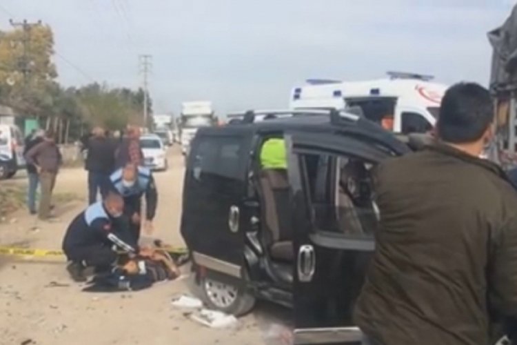 Tıra arkadan &ccedil;arpan hafif ticari ara&ccedil; hurdaya d&ouml;nd&uuml;