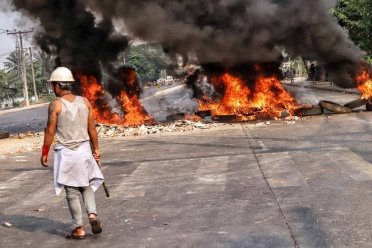 Myanmar'da g&uuml;venlik g&uuml;&ccedil;lerinin protestoculara silahlı m&uuml;dahalesi can kayıplarını artırıyor