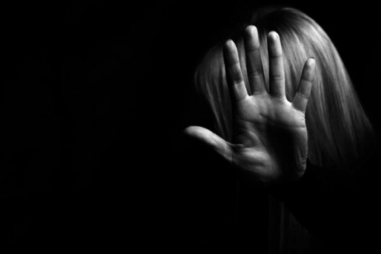 Engelli kız &ccedil;ocuğuna cinsel istismar! 5 kişi tutuklandı