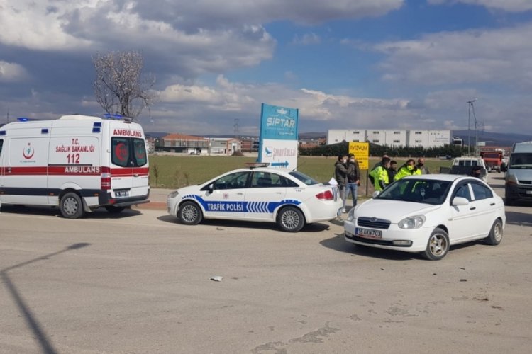 Bursa İneg&ouml;l'de kamyonet ile hafif ticari ara&ccedil; &ccedil;arpıştı: 1 yaralı