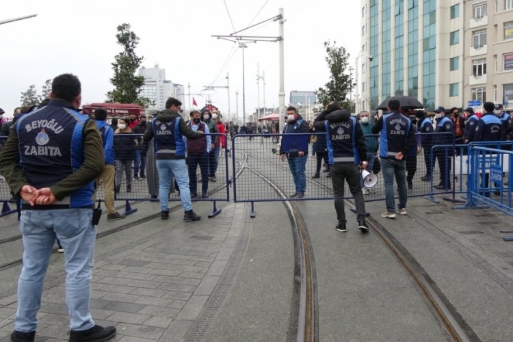 İstiklal Caddesi'ne girişler kapatıldı