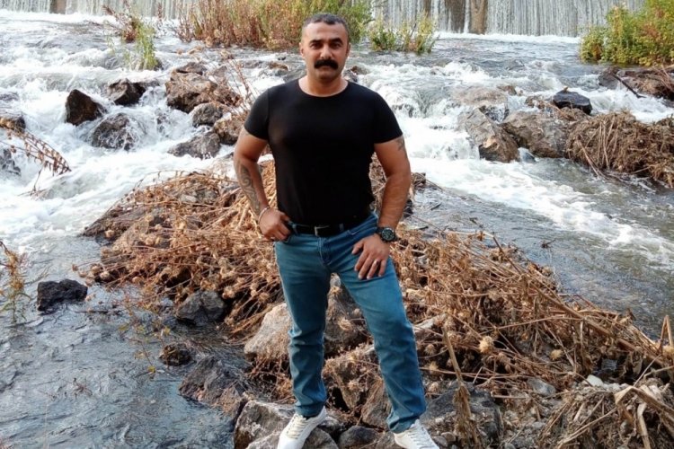 Arkadaşını bı&ccedil;aklayanı, d&ouml;ve d&ouml;ve &ouml;ld&uuml;rd&uuml;ler