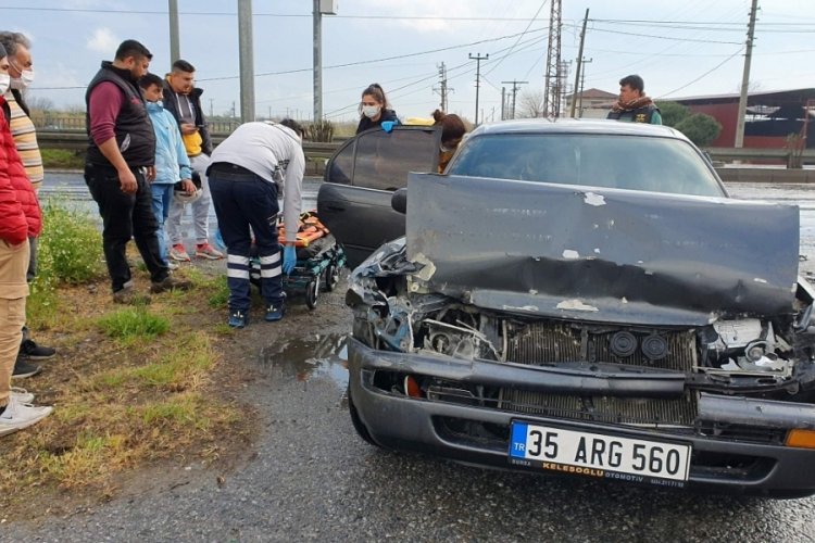 Otomobil kamyonete &ccedil;arptı: 1 yaralı