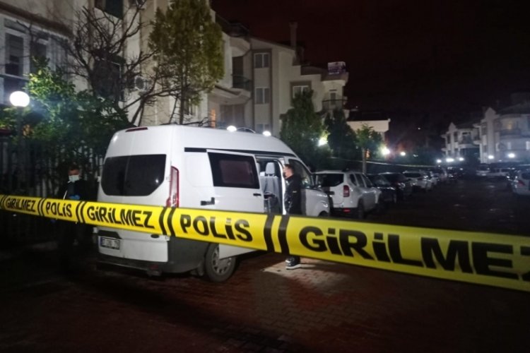 Antalya'da bir evde 4 kişinin cesedi bulundu