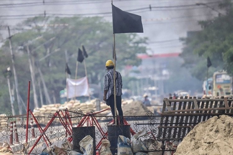 Myanmar'da darbeden bu yana en az 138 kişi &ouml;ld&uuml;