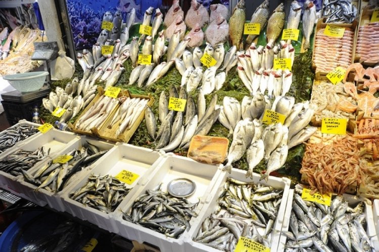 Av yasağı &ouml;ncesi balık tezgahlarında bolluk yaşandı