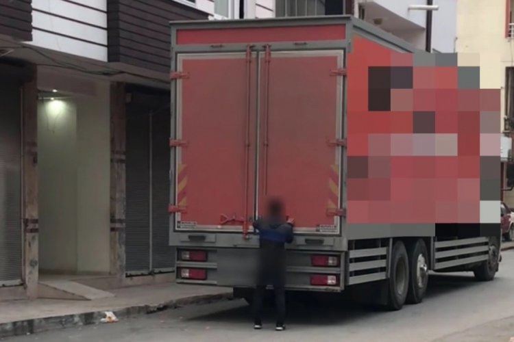 Evden eve nakliye kamyonunda 69 kilo esrar ele ge&ccedil;ti