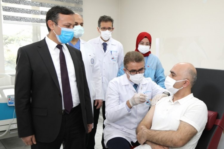 Yerli koronavir&uuml;s aşısında Faz-2'nin ikinci doz uygulaması devam ediyor