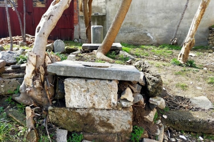 Bursa'da Hoca Mehmet Sinan Efendi'nin 500 yıllık mezarı atıl durumda kaldı