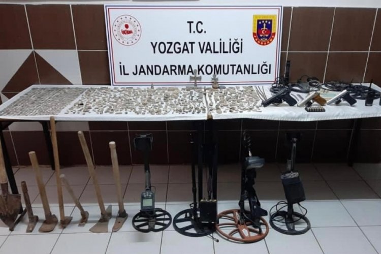 Y&uuml;zlerce sikke ile yakalandı