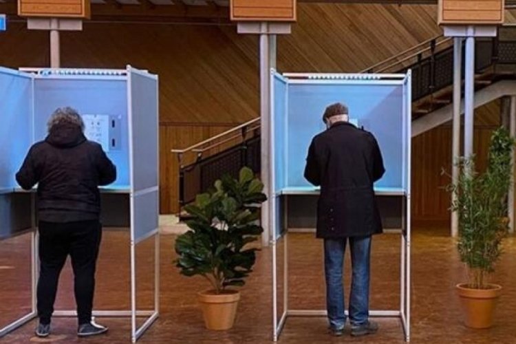 Hollanda genel se&ccedil;imlerinde oy verme işlemi Kovid-19 salgını g&ouml;lgesinde devam ediyor
