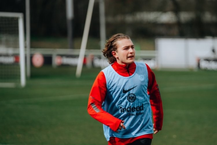 Ali Akman, Eintracht Frankfurt'ta ilk antrenmanına &ccedil;ıktı