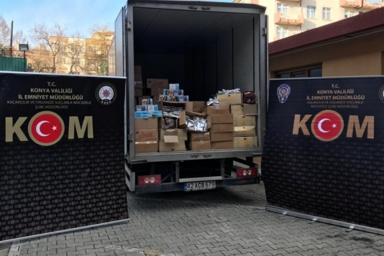 Konya'da 2 ton 713 kilo ka&ccedil;ak nargile t&uuml;t&uuml;n&uuml; ele ge&ccedil;irildi
