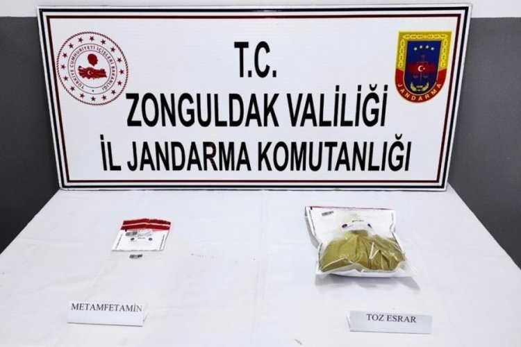Jandarmanın durdurduğu ara&ccedil;tan uyuşturucu &ccedil;ıktı
