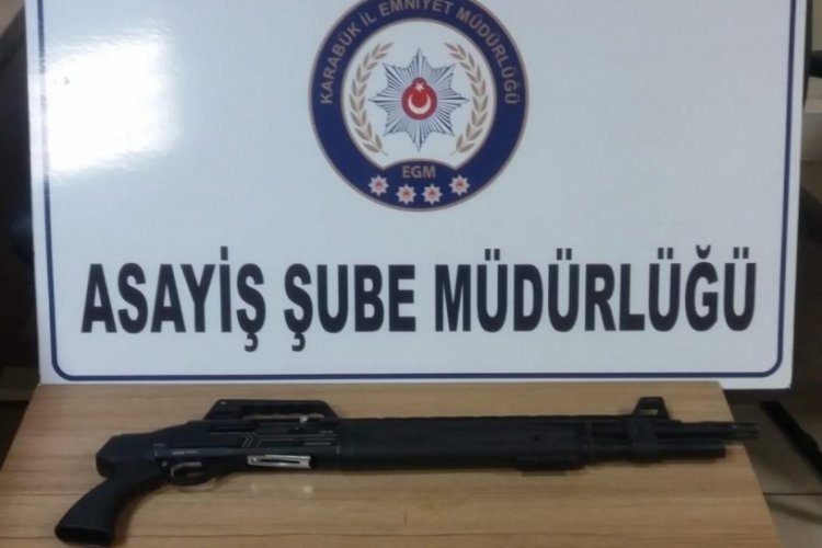 Karab&uuml;k'te 4 maganda tutuklandı
