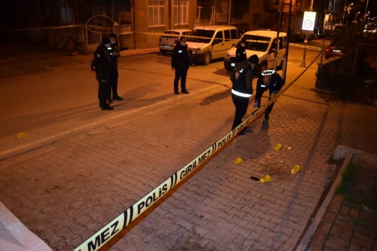 Husumetlisine kurşun yağdırdı