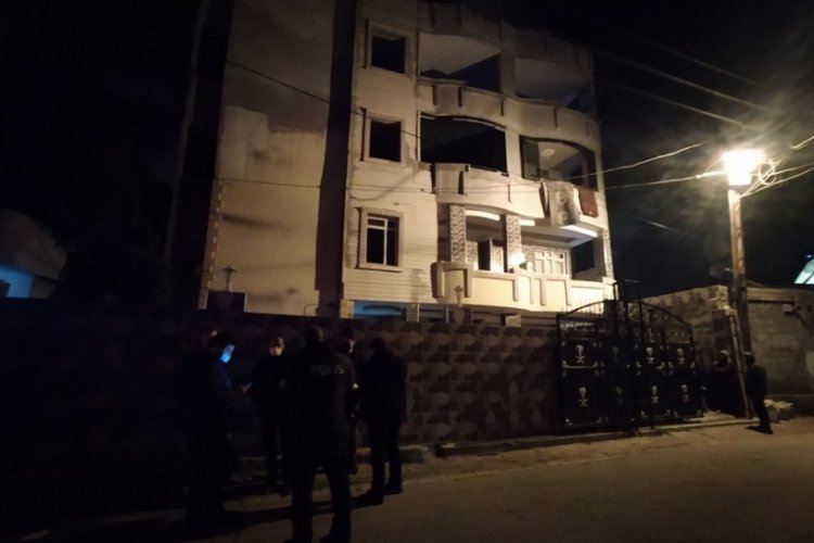 Aileleri evlenmelerine izin vermedi! El ele tutuşup aşağı atladılar