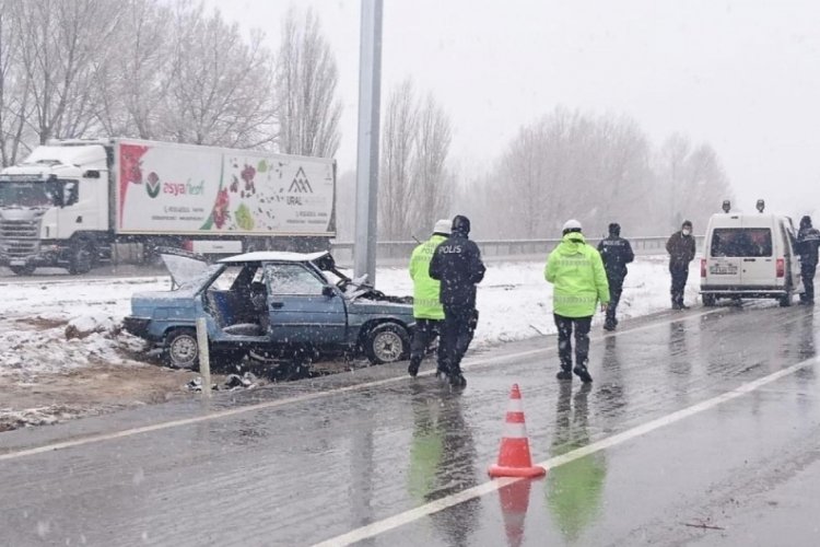 İki farklı trafik kazası! 1 &ouml;l&uuml;, 6 yaralı