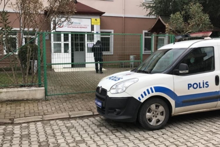 Koronavir&uuml;s testi yaptırmalarını s&ouml;yleyen doktora hakaret