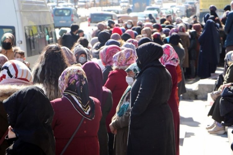 İndirim vir&uuml;s falan dinlemedi