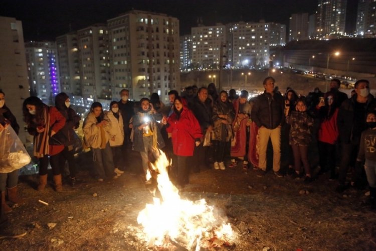 İran'da ilgin&ccedil; gelenek: 9 &ouml;l&uuml;, bin 894 yaralı
