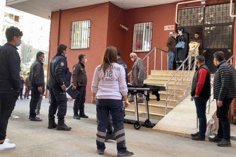 İki &ccedil;ocuk annesi, boğazına sarılı yazmayla evde &ouml;l&uuml; bulundu