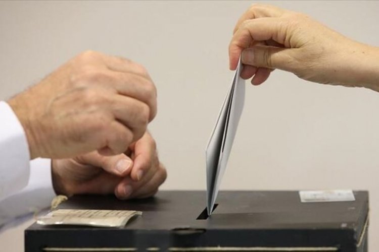 Sandık &ccedil;ıkış anketlerine g&ouml;re Hollanda'da se&ccedil;imi kazanan belli oldu