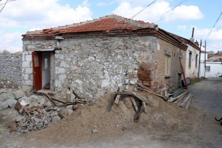 &Ccedil;anakkale Savaşları kahramanı Yahya &Ccedil;avuş'un evi restore edilmeye başlandı