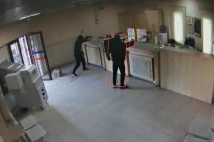 Bursa'da PTT şubesini soyan ikili tutuklandı